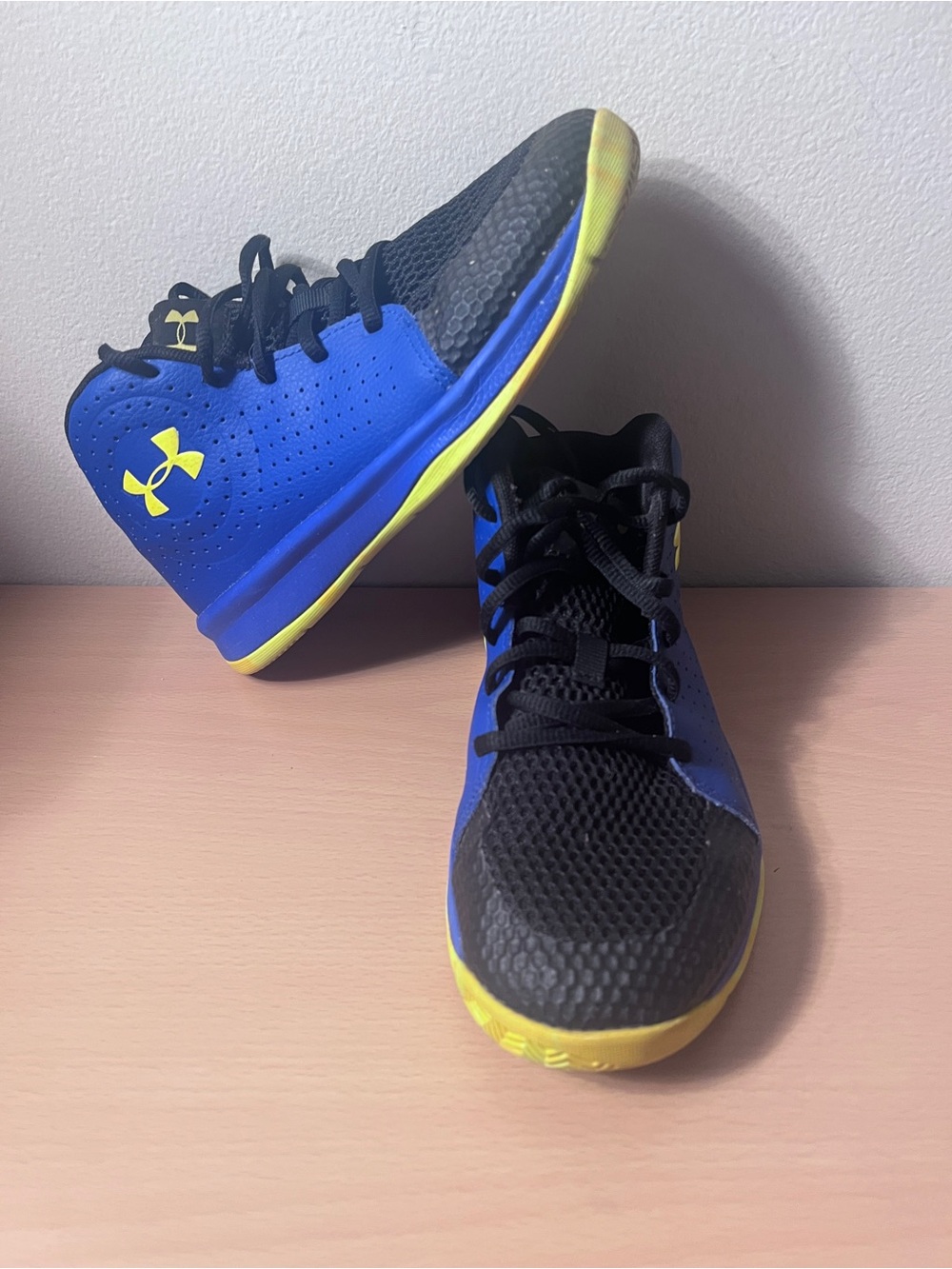 Under Armour Boys PS Jet 2019 Basketball Shoes Black/Blue Size 3Y 3022122-402